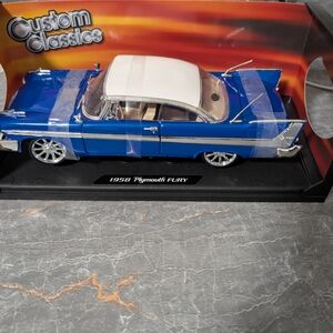 Motormax 1:18 Scale 1958 Plymouth Fury Diecast Model Car Toy  Collection